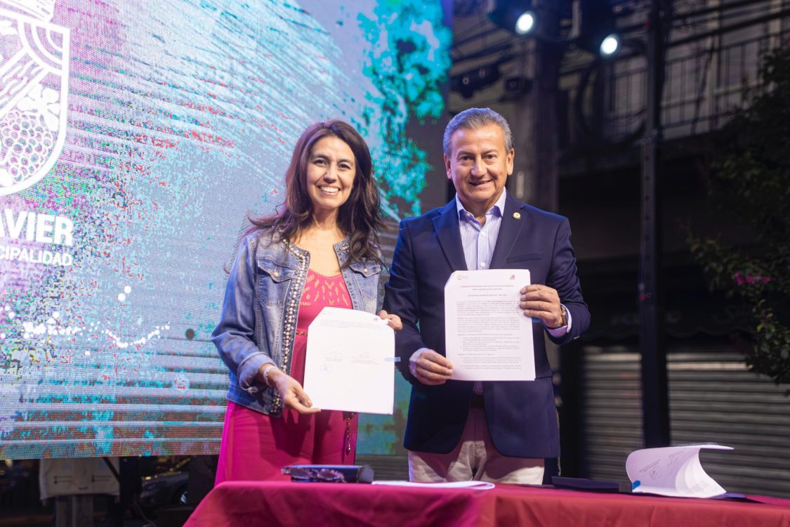 Firma Convenio Colaboración I. Municipalidad de San Javier y MUV Chile.
